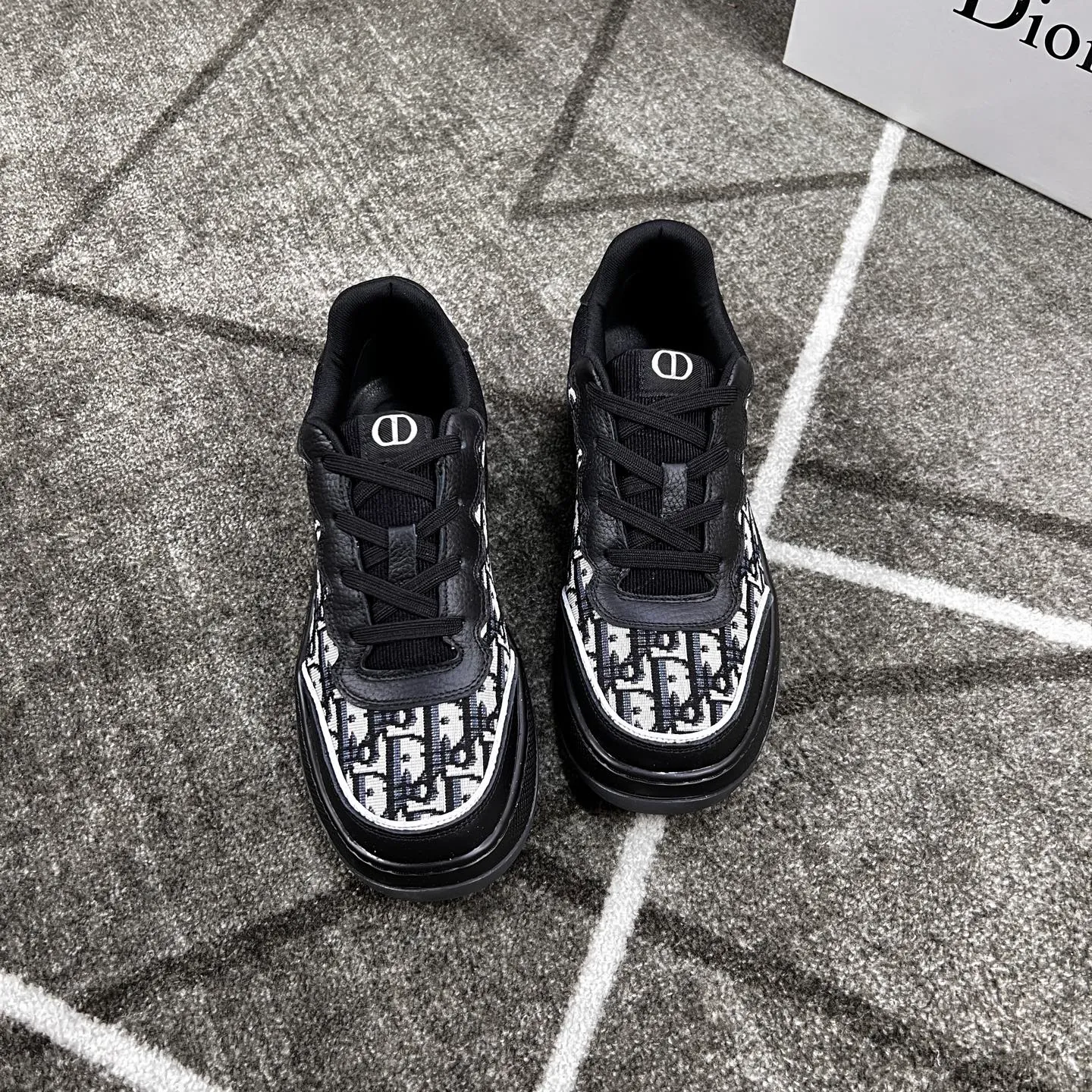 Factory price: 420💰Dior's new casual men's shoes👉 👉 Fashionable and versatile, 💞 simple and elegant style, 🔊 The fabric is made of imported cowhide with original fabric, ☑️Sheepskin feet inside, original wear-resistant rubber outsole, exclusive new style, actual shot, four colors available, code number: 38-44, (45 can be customized)